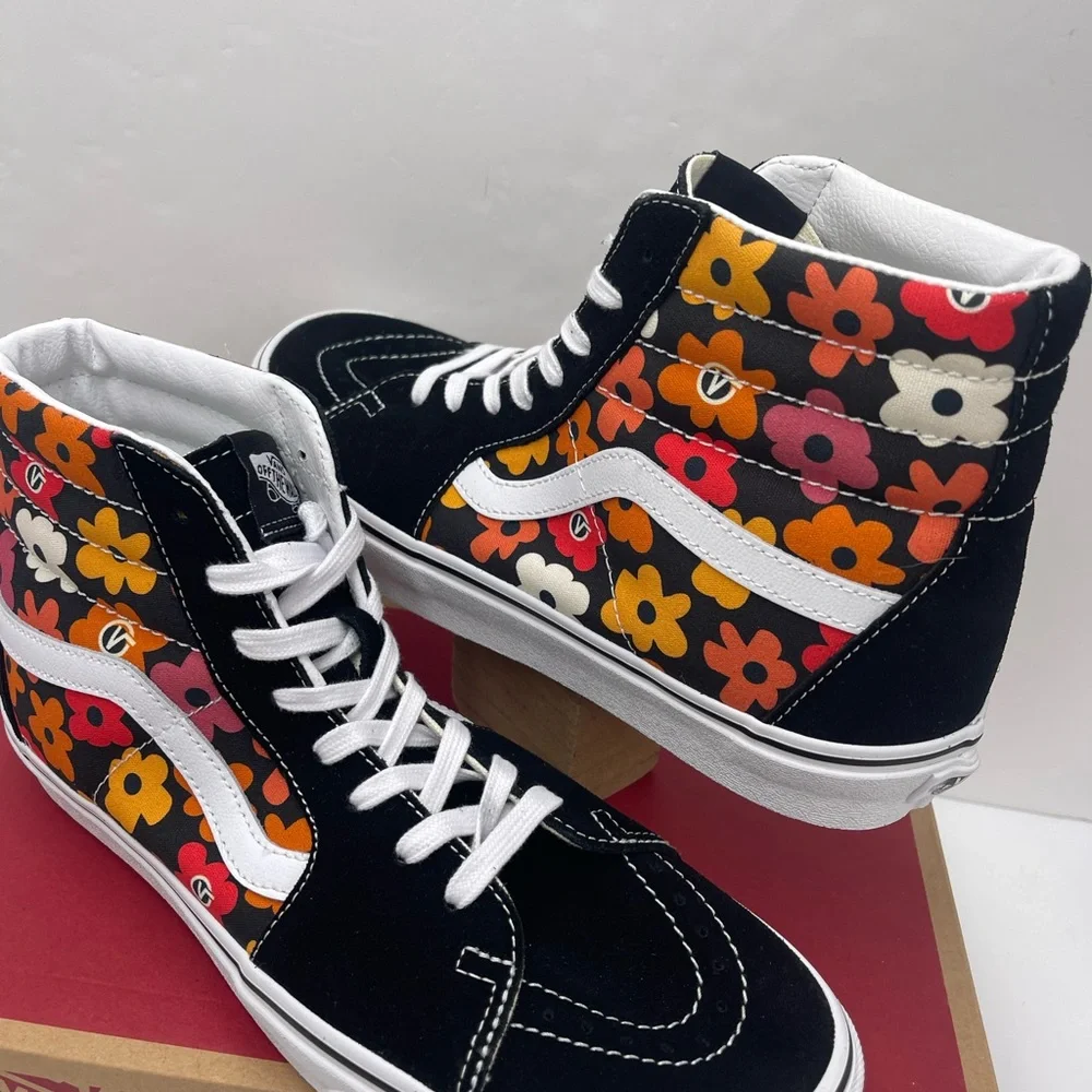 Vans Men's Sk8-Hi
Flower Black/Multi Sneakers
VN000D5|BML
Floral High-Top - Picture 11 of 16